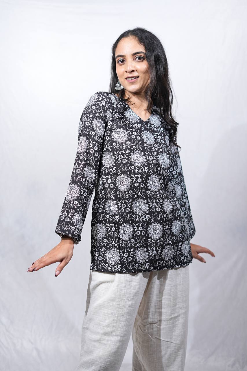 SIYAH BLACK AJRAK FULL SEELVED KURTI