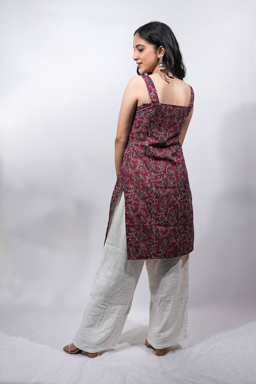 KAYA SLEEVELESS LONG KURTI