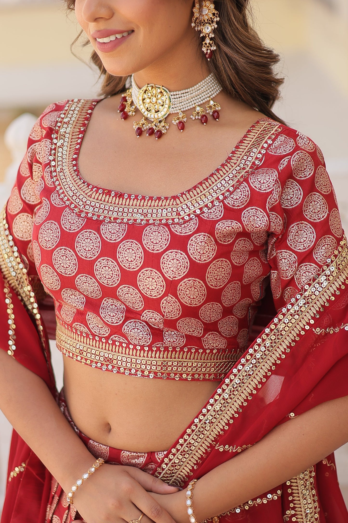 This Attractive Party Wear Silk Lehenga choli has a Regular-fit and is Made From High-Grade Fabrics And Yarn