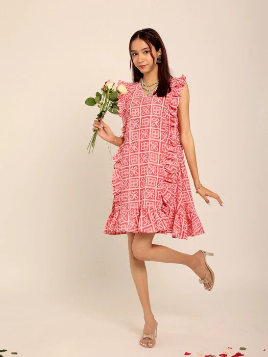 Red Daisy – Short
