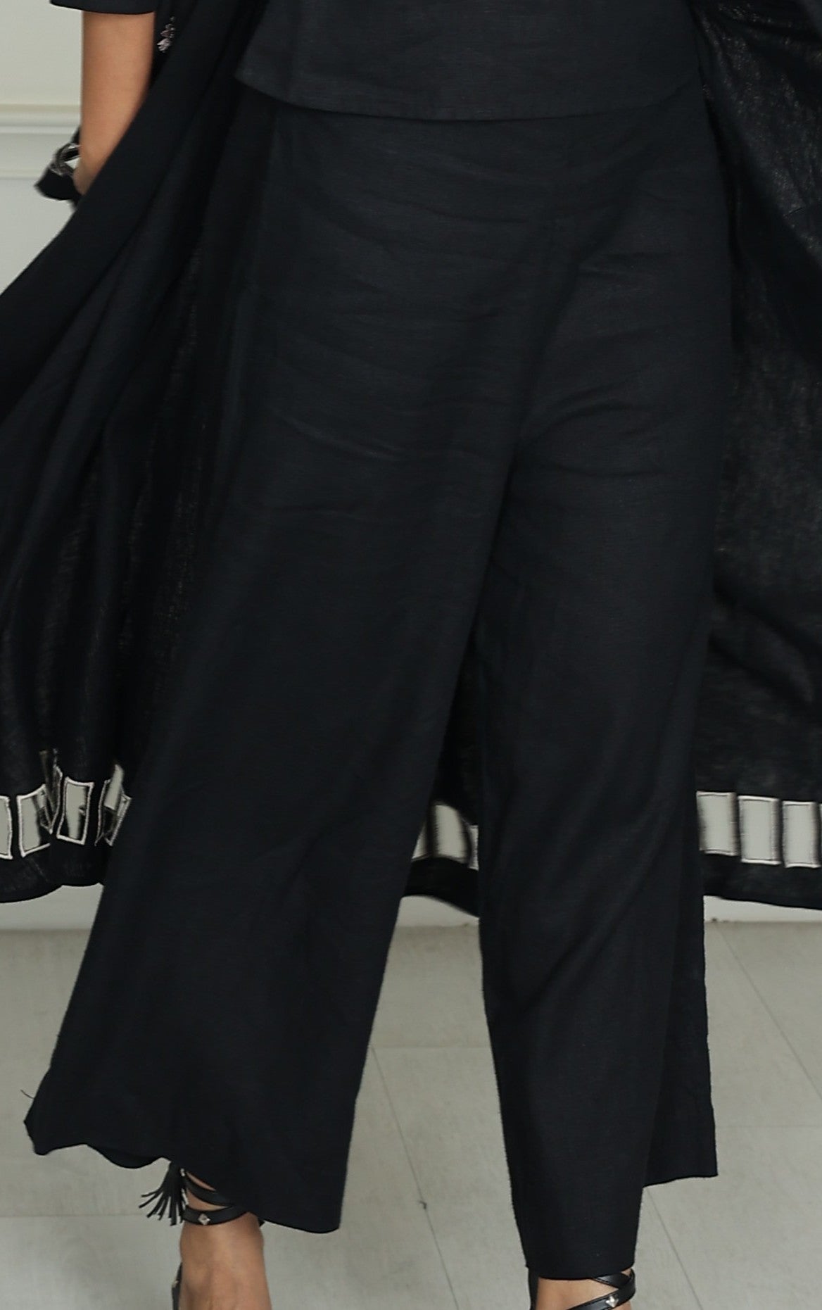 Luxe Nera Bellezza Linen Tapered Pants