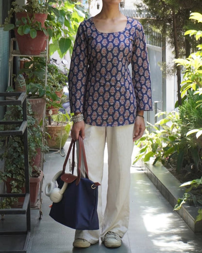 KHUSHI DEEP BACK SLEEVED KURTI
