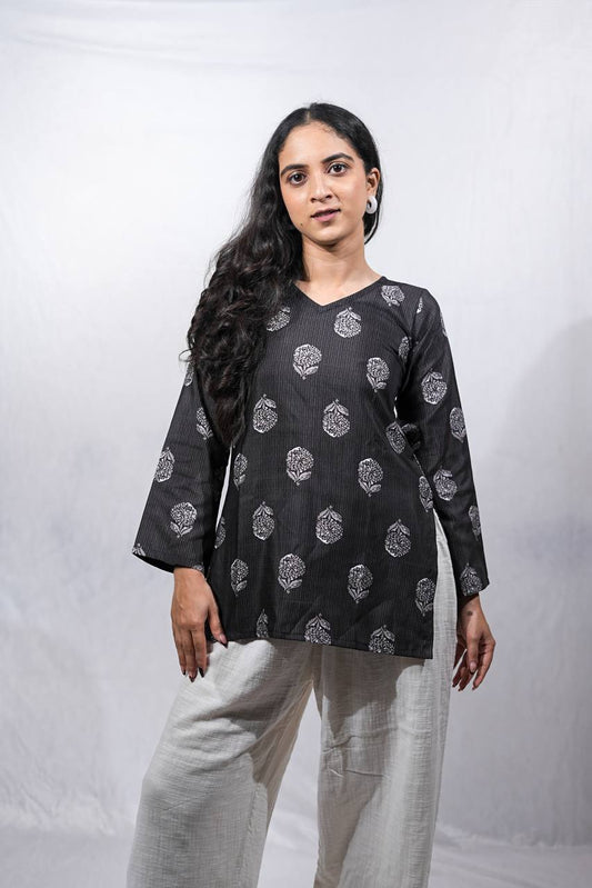 AMIEE BLACK BLOSSOM FULL SLEEVED KURTI