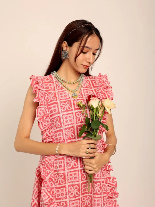 Red Daisy – Short