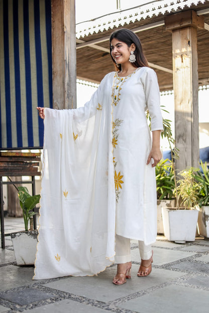 Hand-Embroidered Cotton Flax A-Line 3-Piece Kurta Set – Timeless Artistry & Everyday Luxury