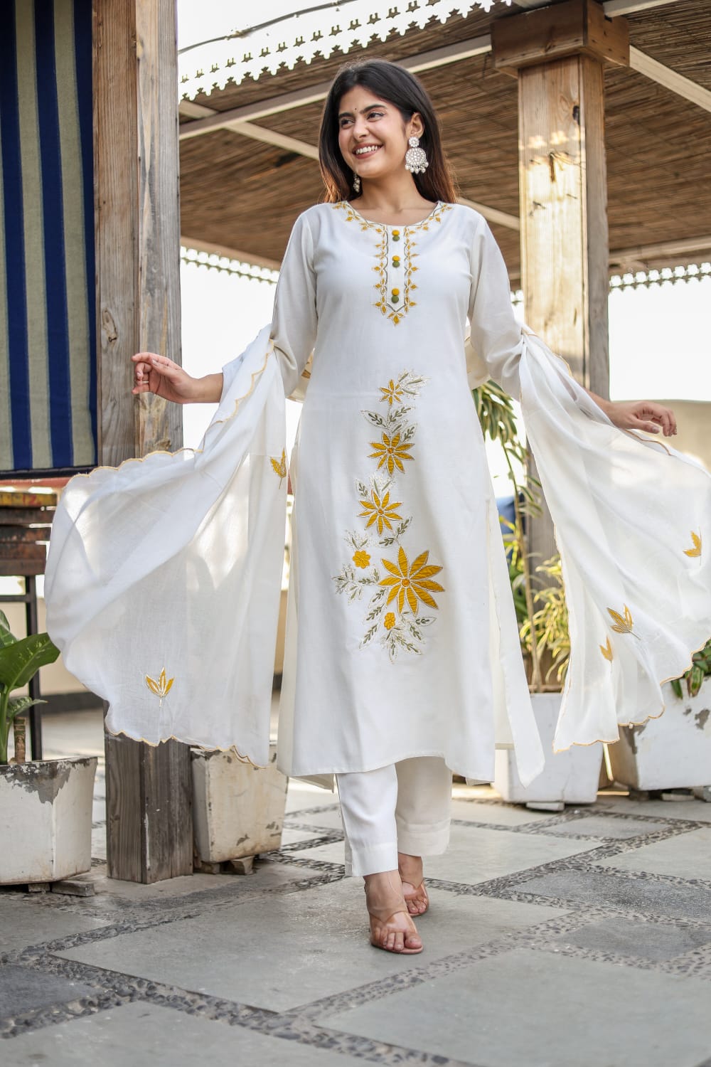 Hand-Embroidered Cotton Flax A-Line 3-Piece Kurta Set – Timeless Artistry & Everyday Luxury