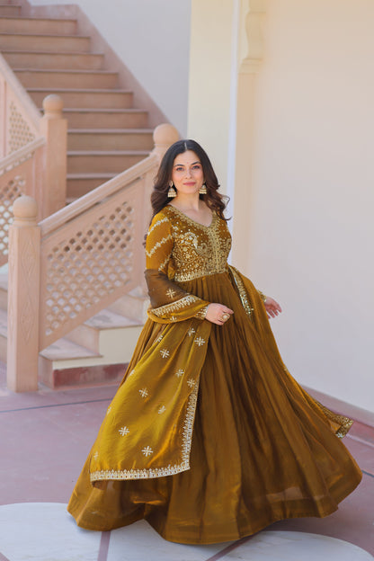 💗 Fendy Fabric gown with Sequins-Multi Embroidered Work Dupatta, it Designed to Smoothly Fitted all body types, gowns for women combine the best parts of  Indian Ethnic & Party wear into  stunning ensemble. 💝🤳 GOWN-DUPATTA COLLECTIONS 2025💃