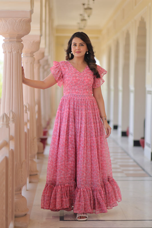 💖 Desirable Women's Full Flaired Gown Made With Faux Georgette Fabrics With Print 💃🏻