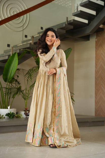 💗  Chinnon Fabric gown with Sequins & Multi Thread  Embroidered Work, It looks graceful for women, it Designed to flatter all body types, gowns for women combine the best parts of western and Indian wear into one stunning ensemble. 💝