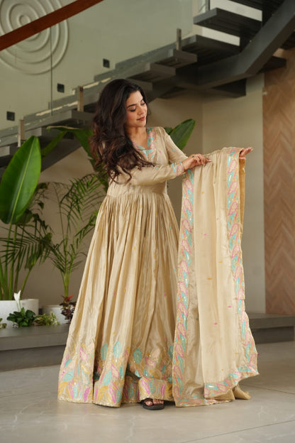 💗  Chinnon Fabric gown with Sequins & Multi Thread  Embroidered Work, It looks graceful for women, it Designed to flatter all body types, gowns for women combine the best parts of western and Indian wear into one stunning ensemble. 💝