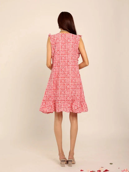 Red Daisy – Short